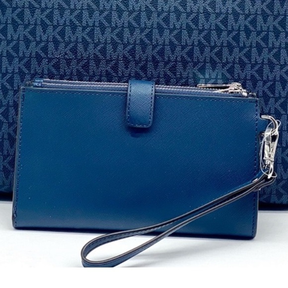 Michael Kors DoubleZip Wallet
Wristlet Navy - Picture 2 of 14